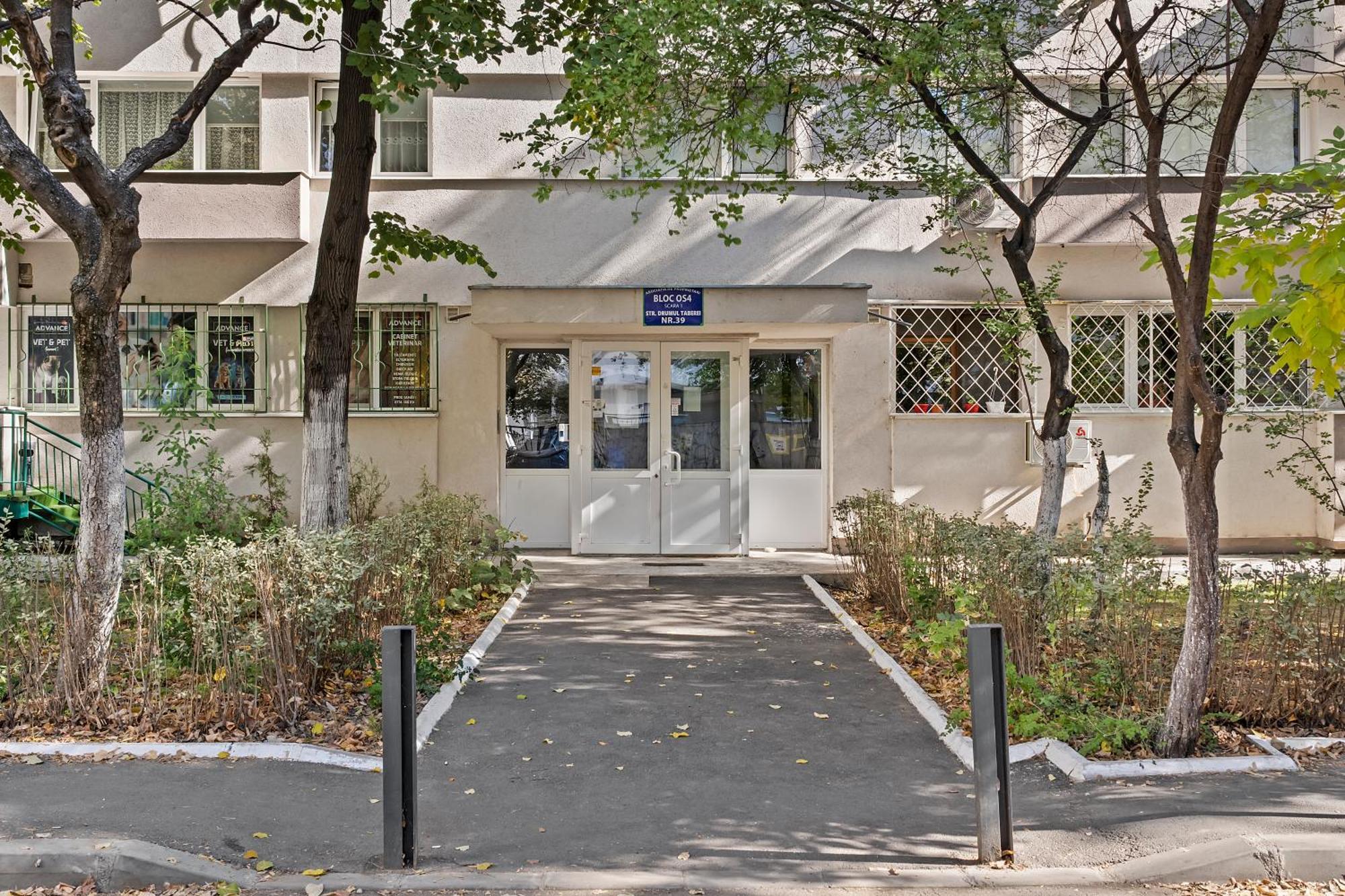 Apartament De Lux Drumul Taberei Bucharest Exterior photo