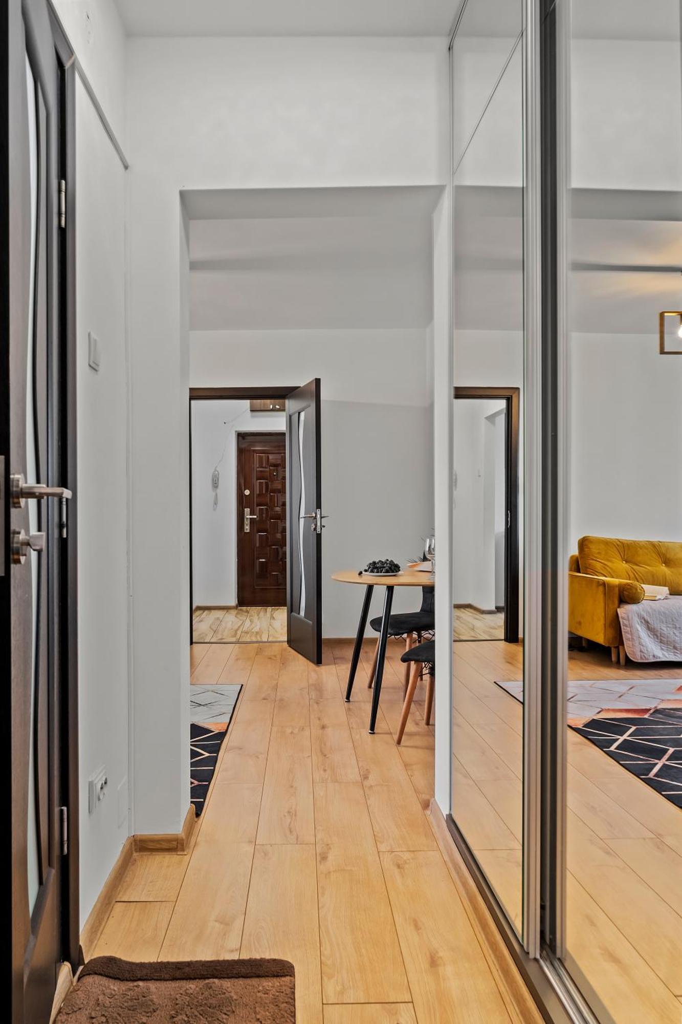 Apartament De Lux Drumul Taberei Bucharest Exterior photo