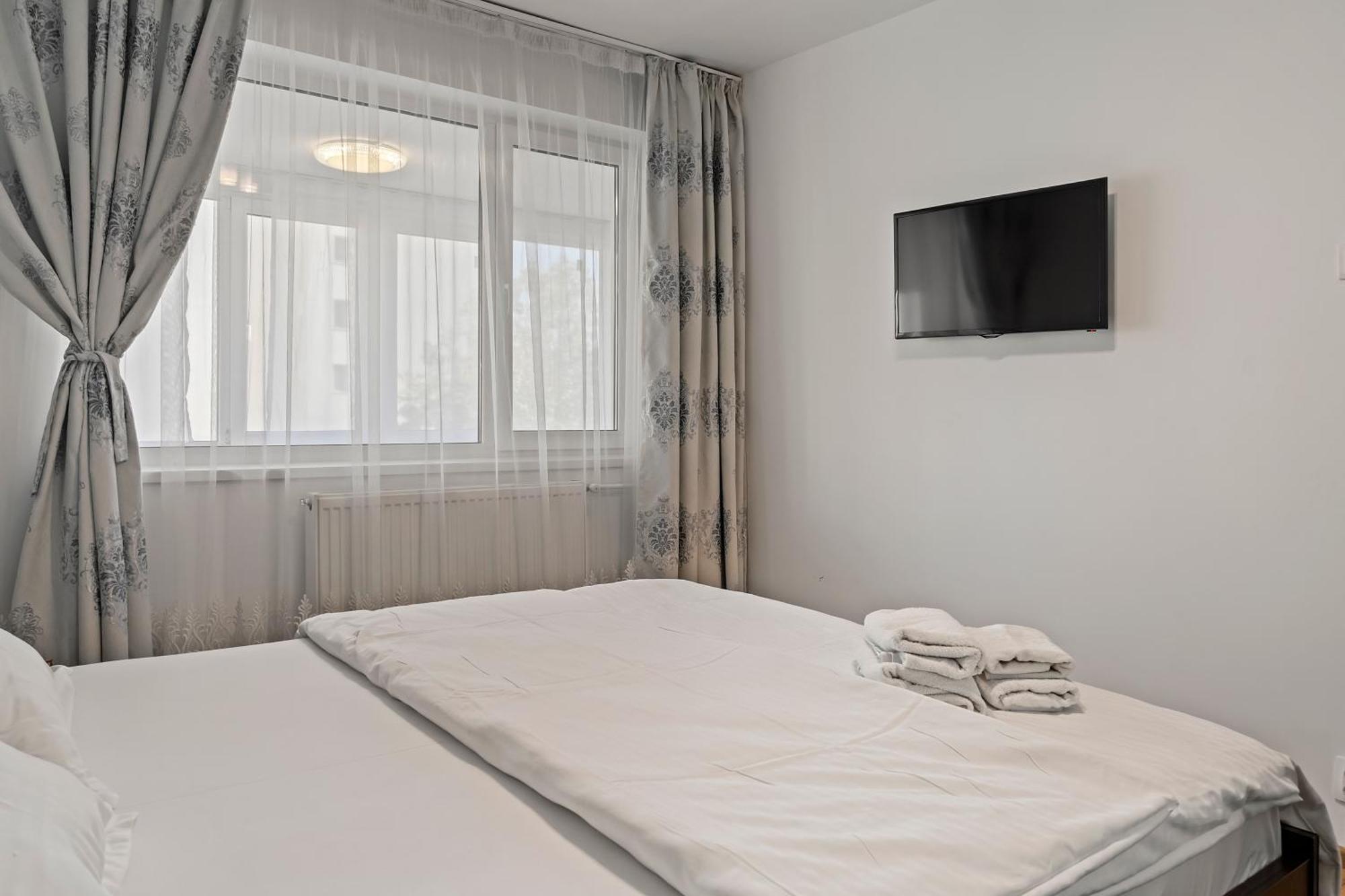 Apartament De Lux Drumul Taberei Bucharest Exterior photo