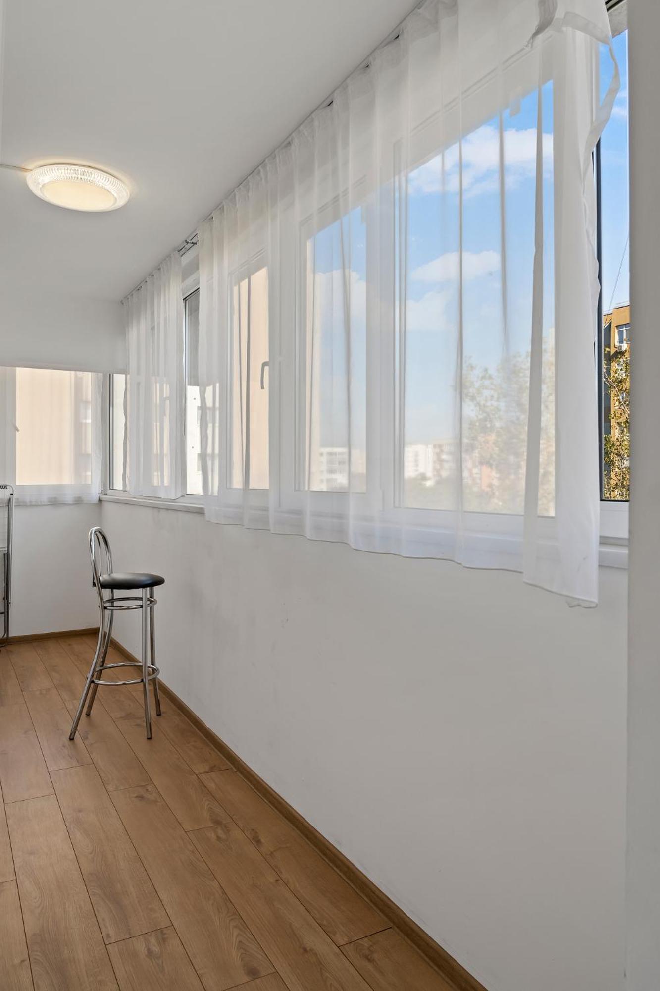 Apartament De Lux Drumul Taberei Bucharest Exterior photo