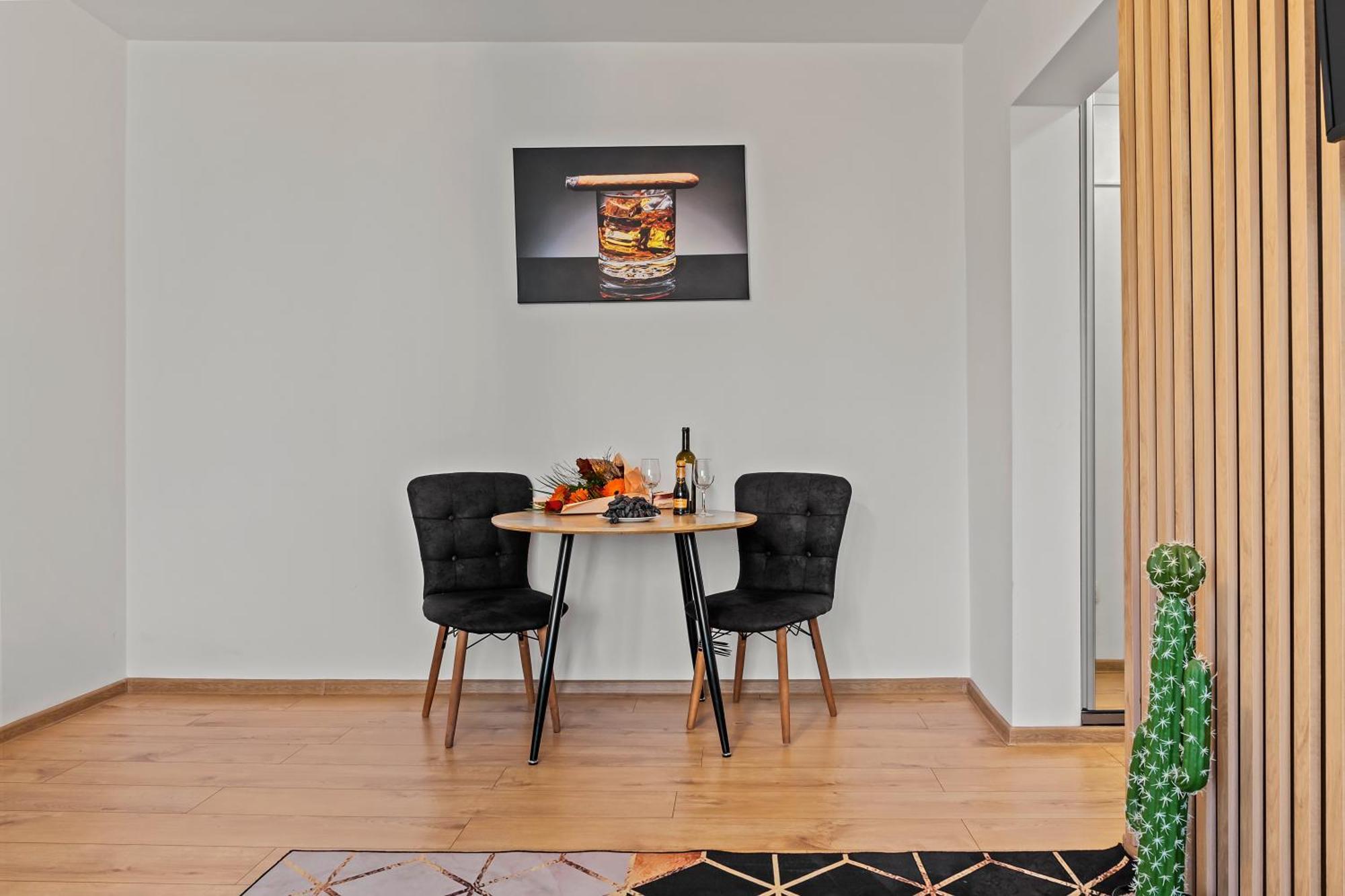 Apartament De Lux Drumul Taberei Bucharest Exterior photo